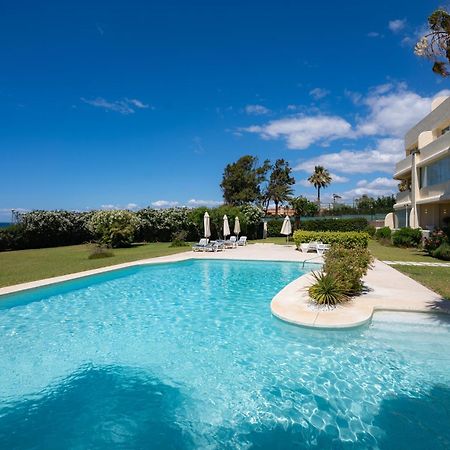 Beachfront Neptuno I, Complex,Views,Pool,Garden, Elviria マルベーリャ エクステリア 写真