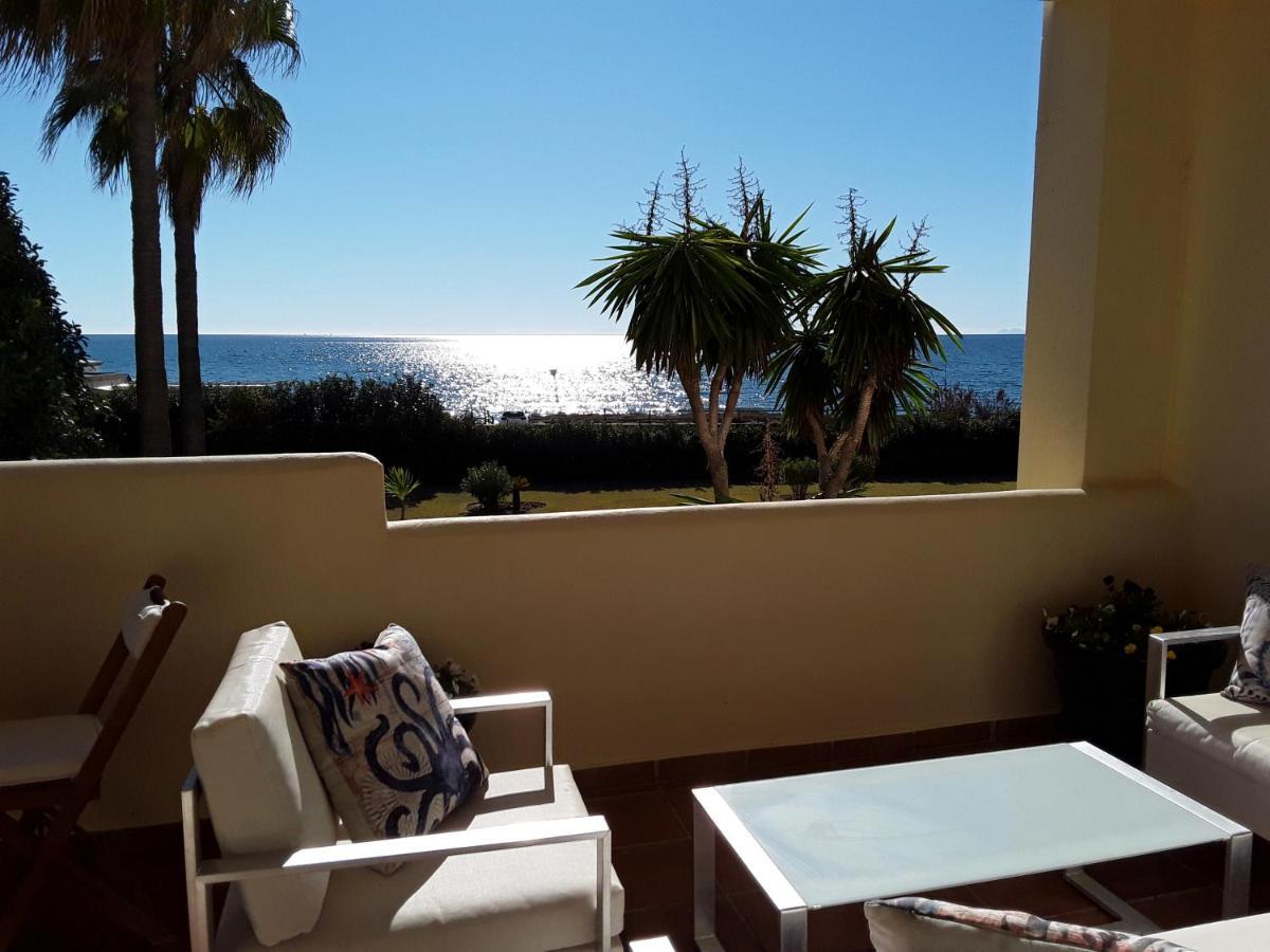 Beachfront Neptuno I, Complex,Views,Pool,Garden, Elviria マルベーリャ エクステリア 写真