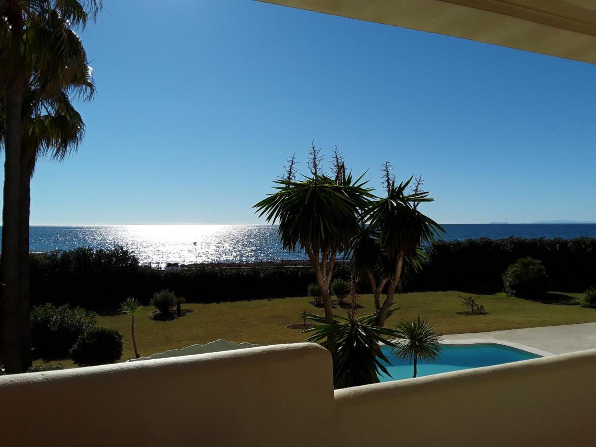 Beachfront Neptuno I, Complex,Views,Pool,Garden, Elviria マルベーリャ エクステリア 写真
