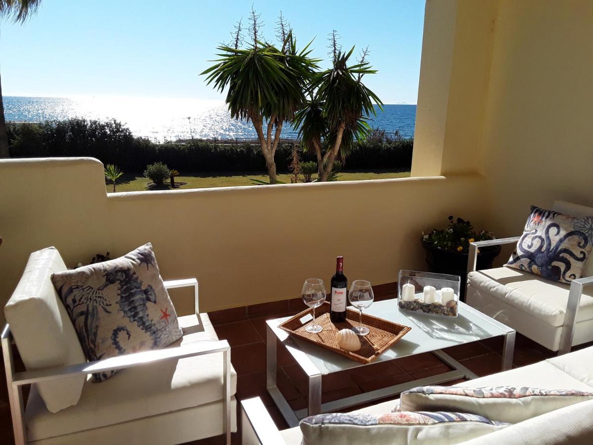 Beachfront Neptuno I, Complex,Views,Pool,Garden, Elviria マルベーリャ エクステリア 写真