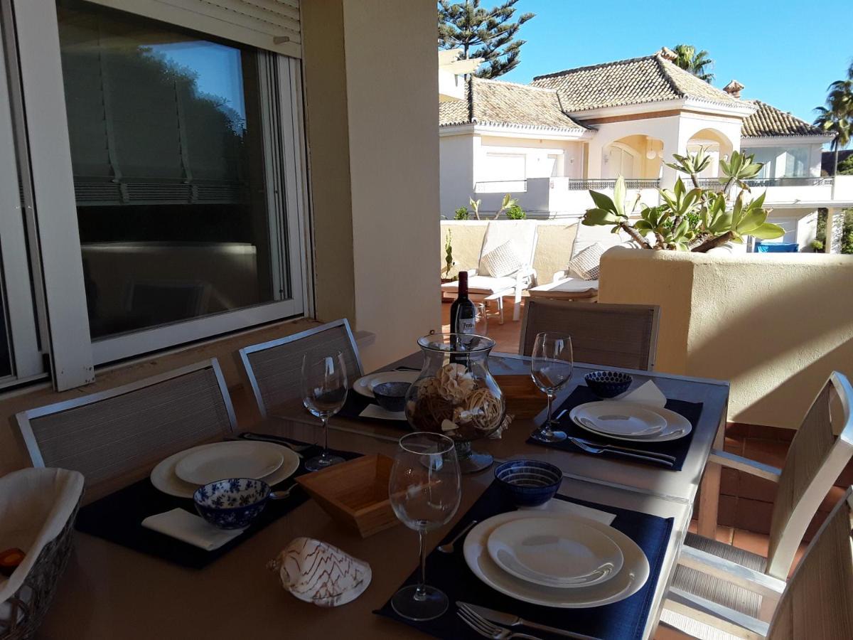 Beachfront Neptuno I, Complex,Views,Pool,Garden, Elviria マルベーリャ エクステリア 写真