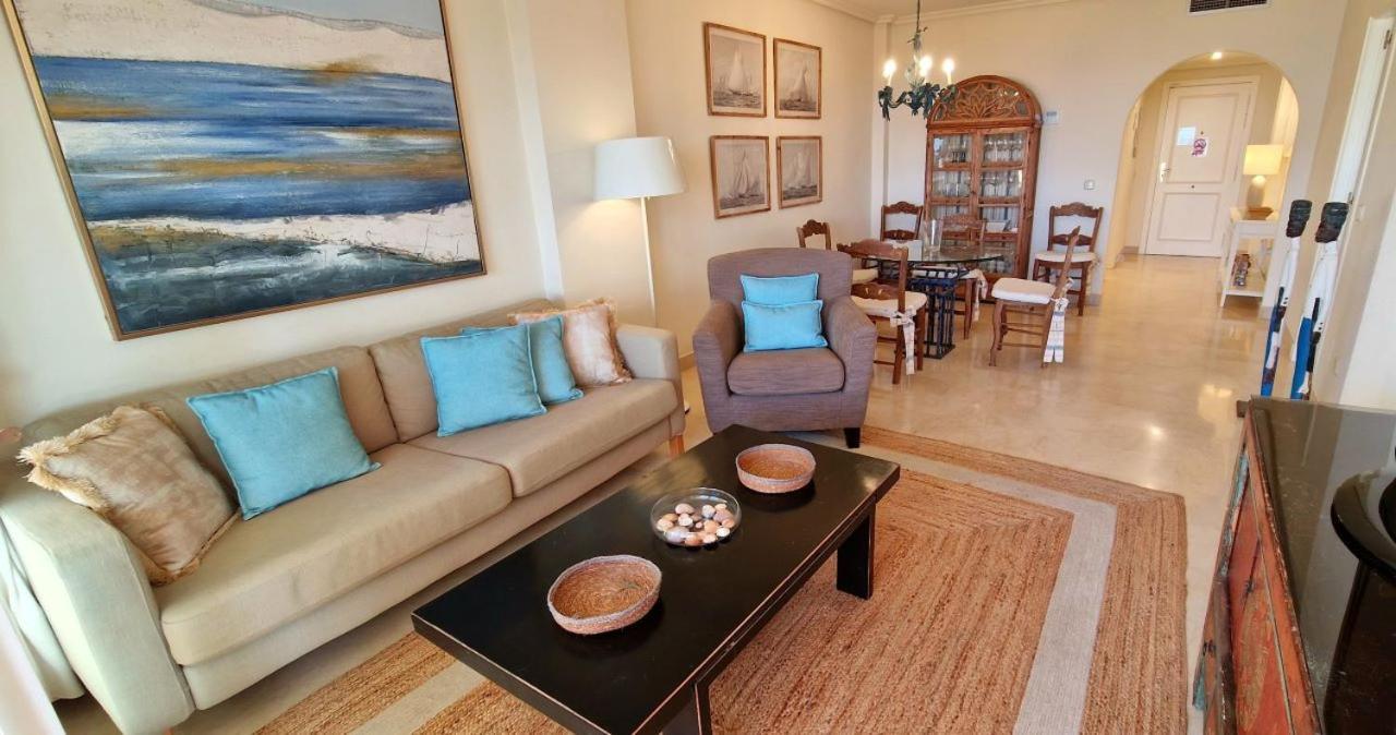 Beachfront Neptuno I, Complex,Views,Pool,Garden, Elviria マルベーリャ エクステリア 写真