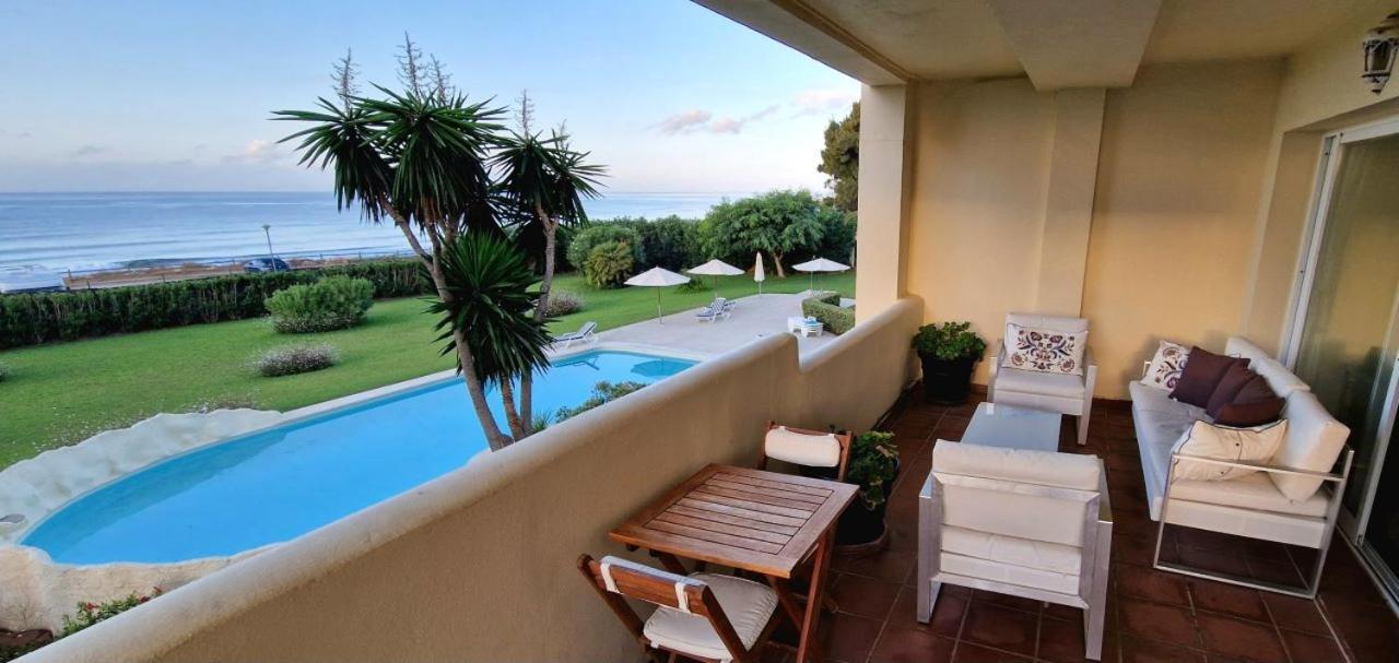 Beachfront Neptuno I, Complex,Views,Pool,Garden, Elviria マルベーリャ エクステリア 写真