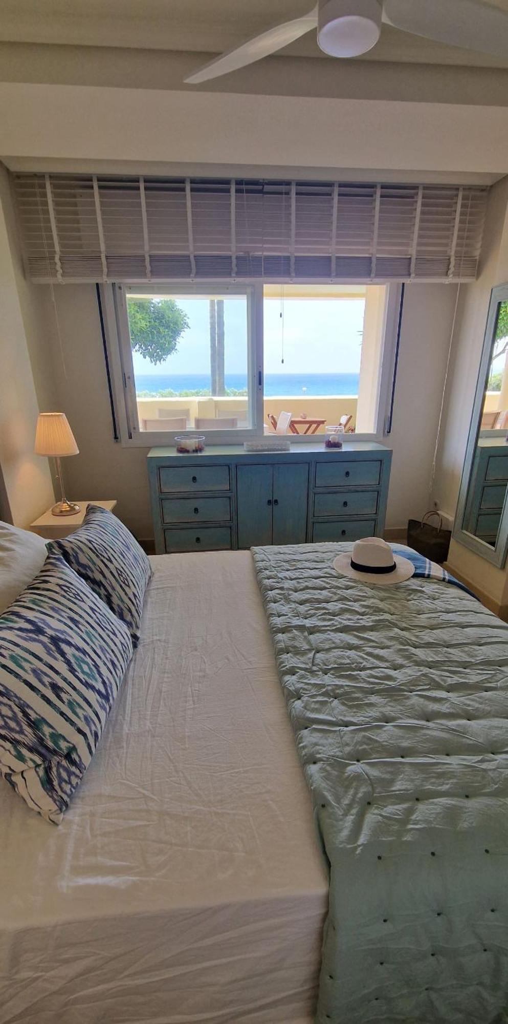 Beachfront Neptuno I, Complex,Views,Pool,Garden, Elviria マルベーリャ エクステリア 写真